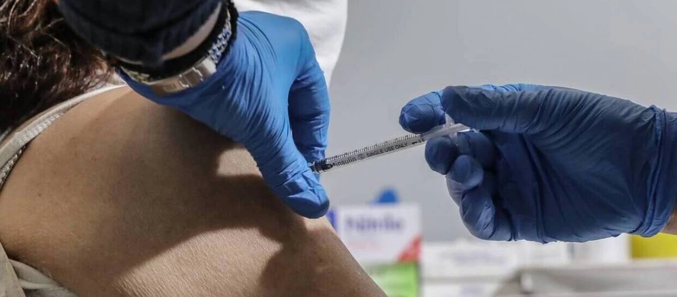 Κίνα: Η παραγωγή εμβολίων μπορεί να ξεπεράσει τις 3 δισ. δόσεις ως το τέλος του 2021